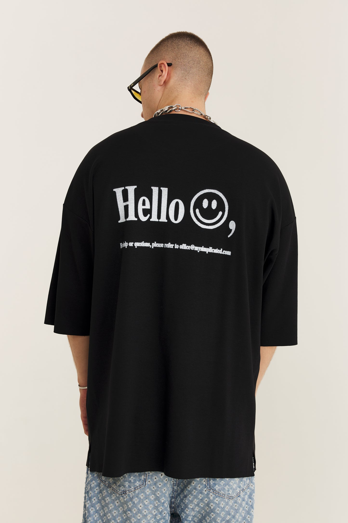Black T-shirt Hello
