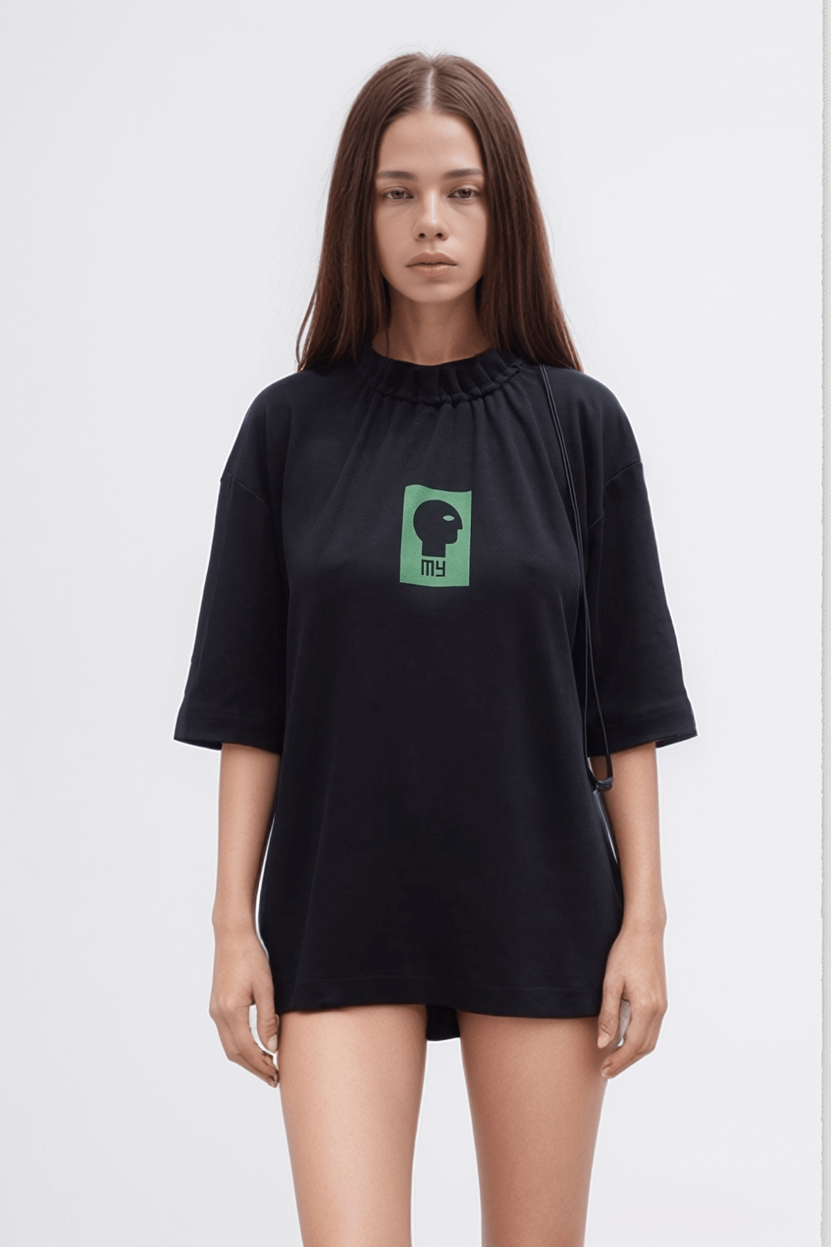 Black T-shirt with adaptive collar - MYS