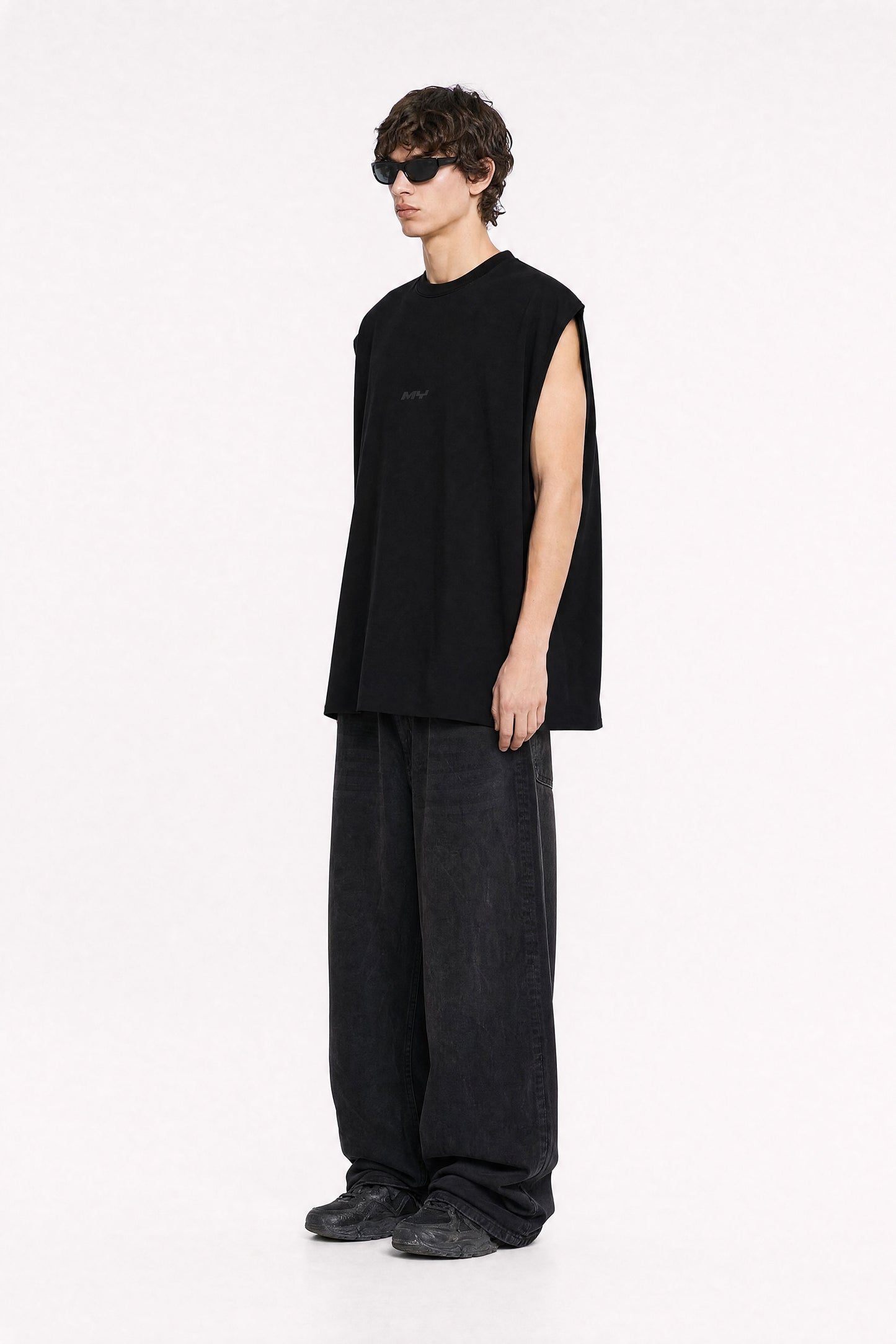MYSIMPLICATED® Oversized Black Sleeveless Tee
