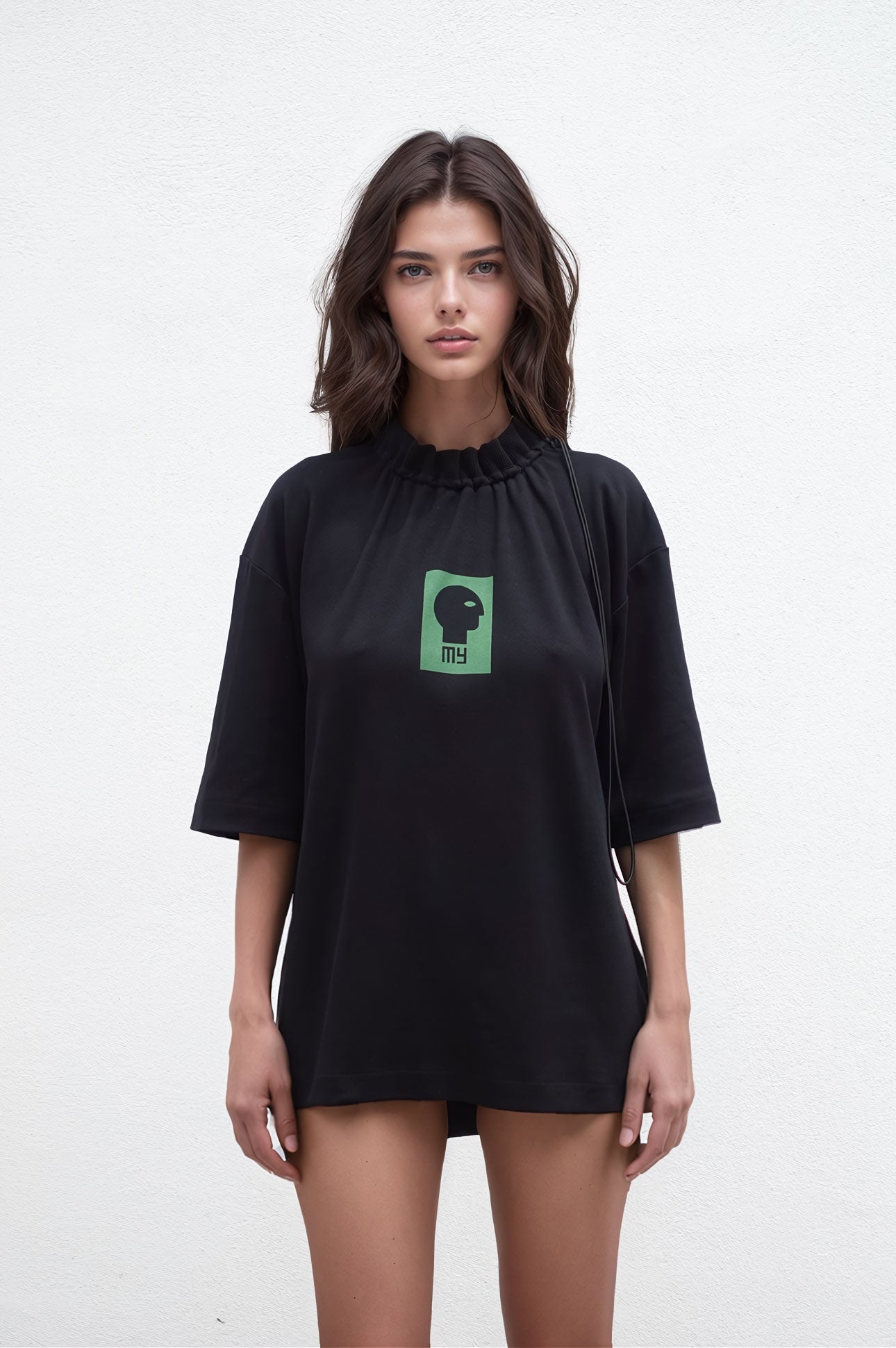 Black T-shirt with adaptive collar - mysimplicated