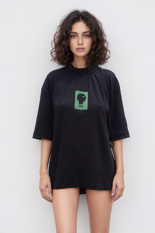 Black T-shirt with adaptive collar