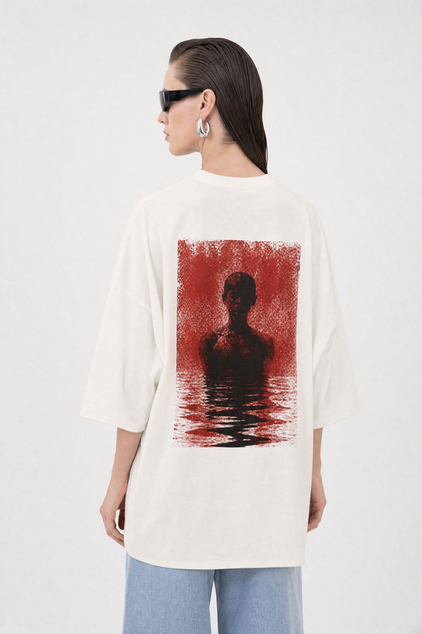 Red Horizon Oversized Off-White Tee
