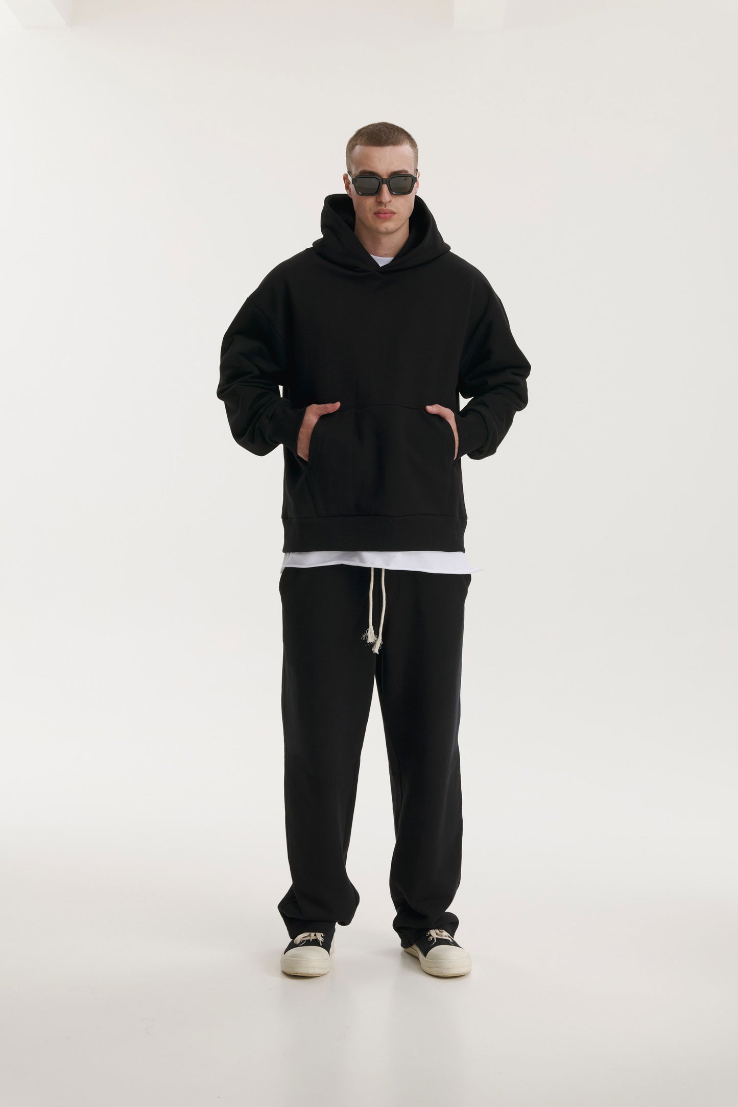 Czarna bluza z kapturem Spirit