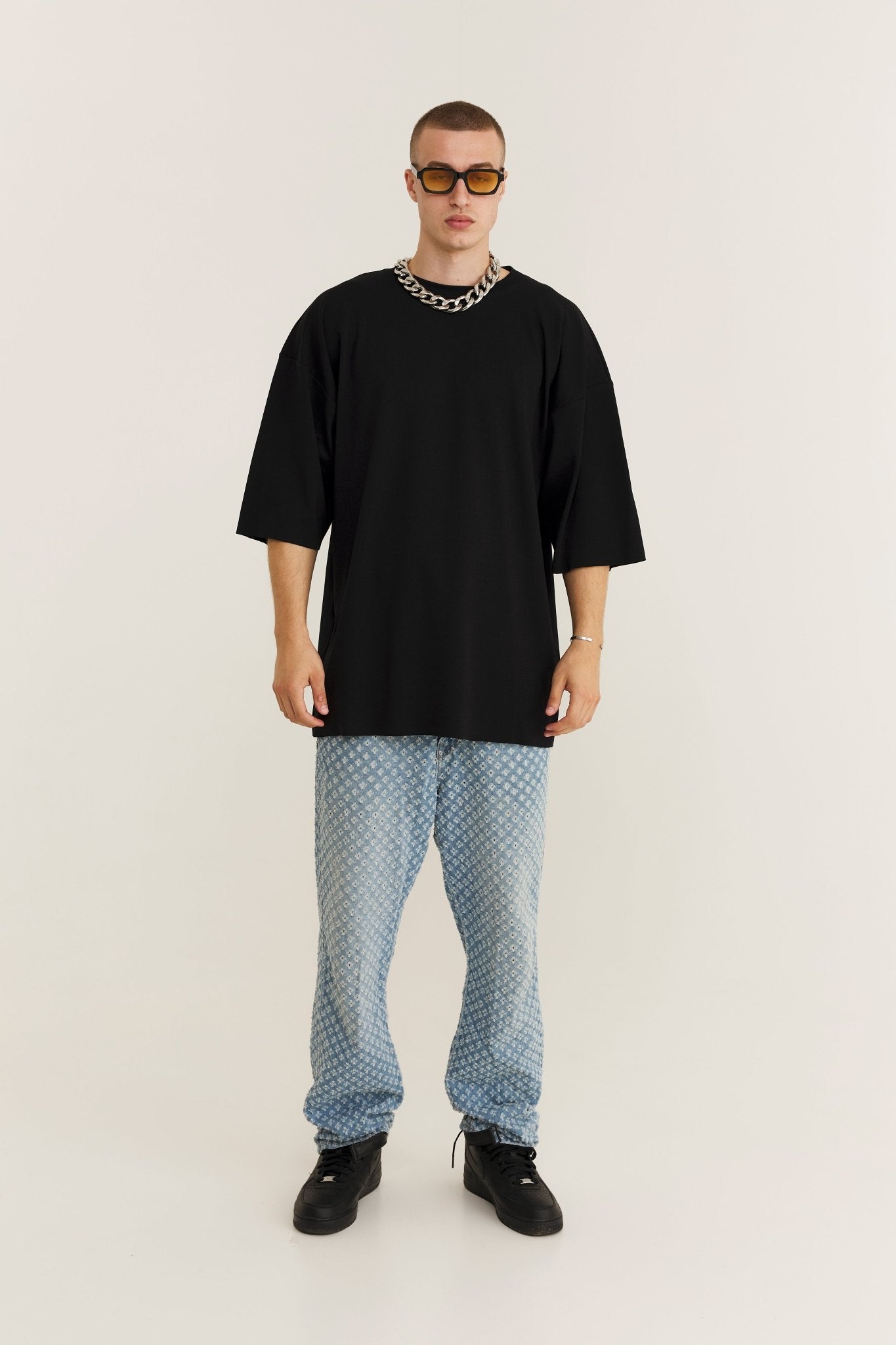 Oversized Black T-shirt Focus - MYS